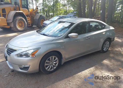 2015 Nissan Altima 2.5 S z USA, uszkodzony, nr VIN 1N4AL3AP6FN329652